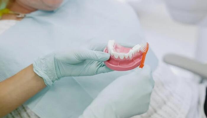 活動假牙優缺點有哪些？