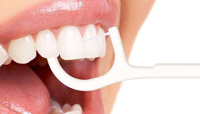 用牙線牙齦痛怎麼回事？