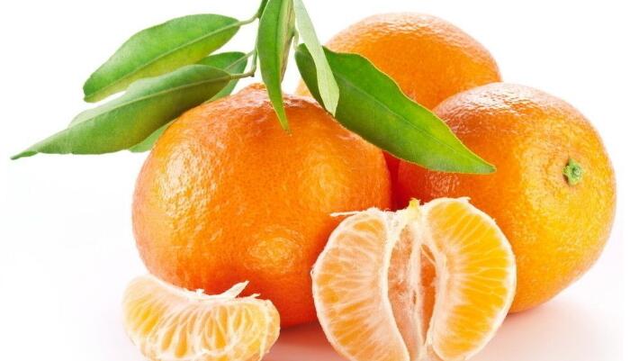 喉嚨痛可以吃橘子嗎？