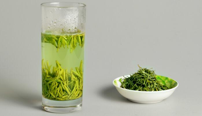 喉嚨痛可以喝綠茶嗎